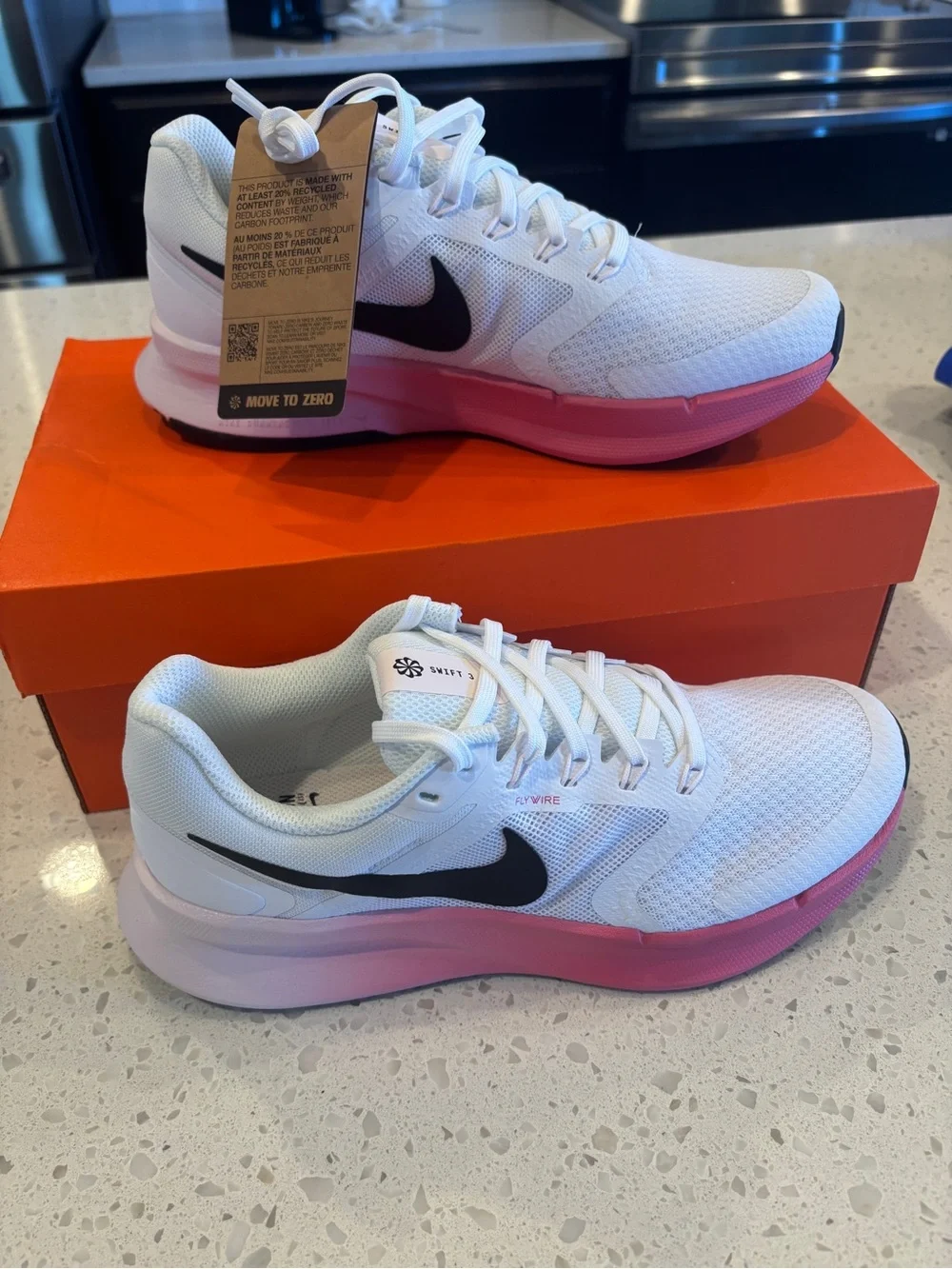 Nike Women’s White, Pink & Black Running Shoes Sneakers 8.5